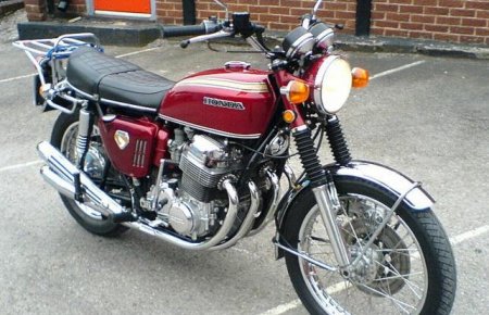 Honda CB750 1969. Эта модель до сих пор служит основой для создания кафе рейсеров